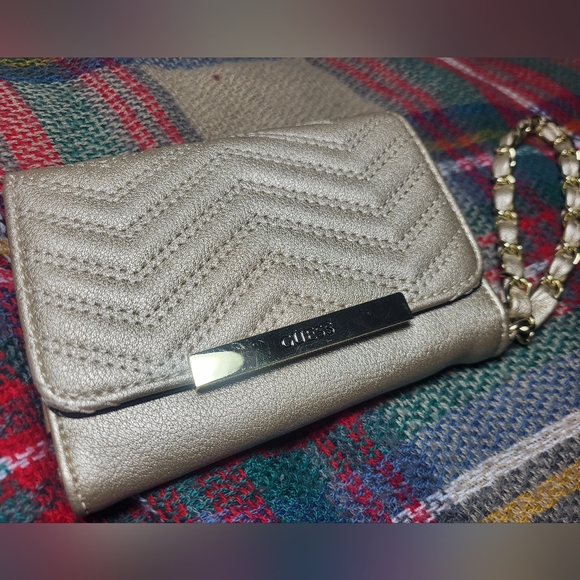 Guess Wristlet Wallet - Picture 8 of 8